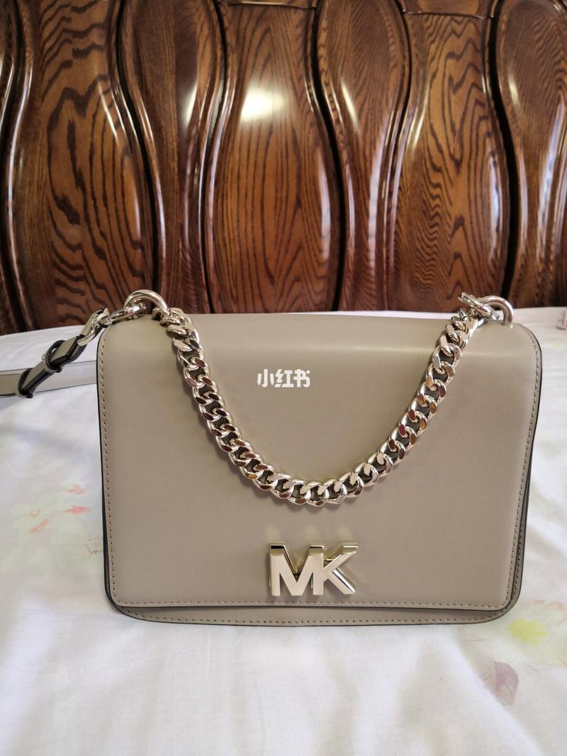 mk 佟丽娅同款 mott 字母logo旋转斜跨链条