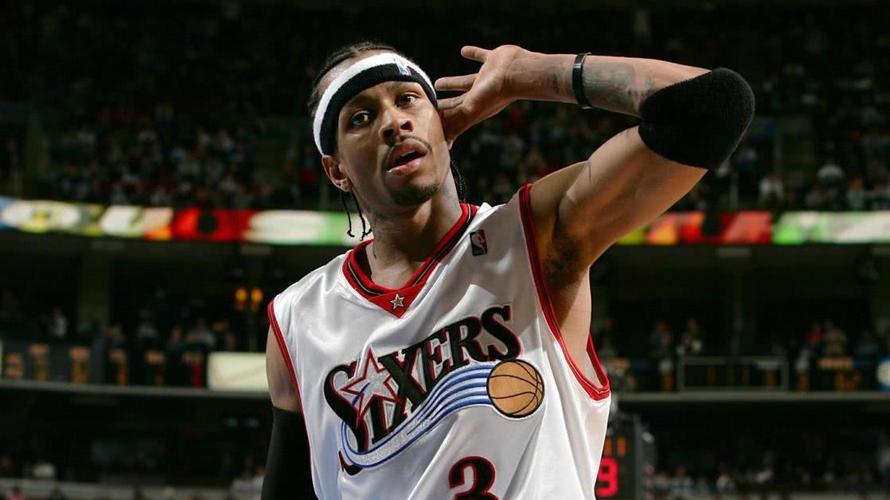 不过也得益于娇小的身材,让艾弗森的控球技巧和变向节奏更加出色.