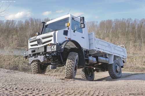 奔驰 乌尼莫克(unimog)卡车