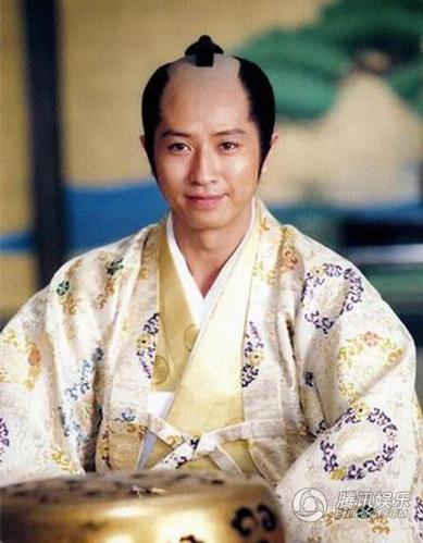日本武士为何要剃掉中间的头发,搞成奇怪的"地中海"发型?