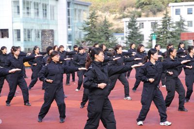 陕西省崔家沟监狱女警健身操方队训练纪实