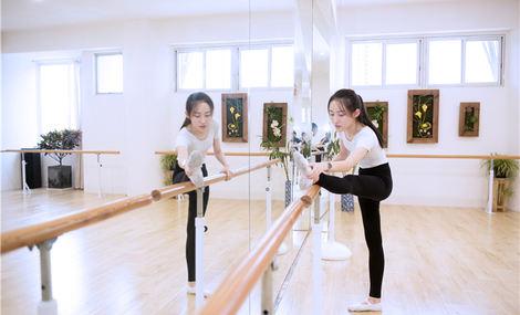 曼s暑期少女形体礼仪特训