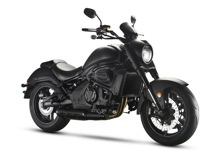 贝纳利502c又遇强敌,双缸水冷国四排放,极速165km,油耗3.8l