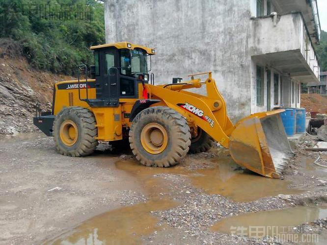 第一次见到徐工装载机500fl之是我们铁甲甲友开的喔