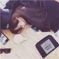 女生趴着睡觉唯美头像_微信头像图片大全