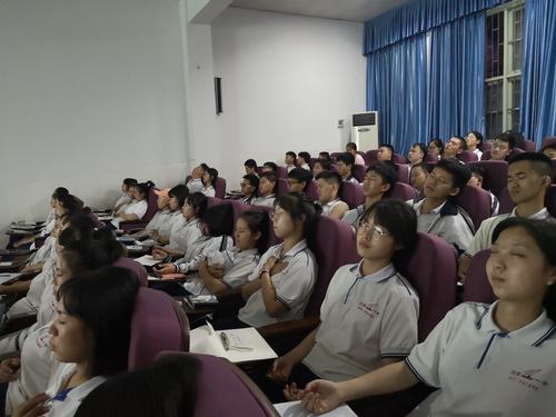 播下成功的种子——聂老师沅陵一中心态训练讲座纪实