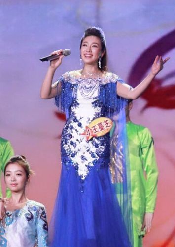 王曼芝唱响《回声嘹亮》展才艺,惊呆观众