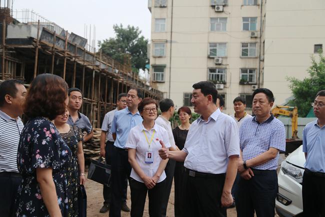 任建华调研全市街道社区工作