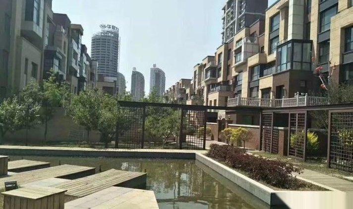 鲅鱼圈区红旺广场 湖海假日 130平米