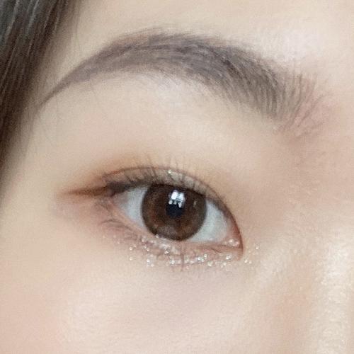 给黑头发黑眉毛的朋友推荐一款染眉膏