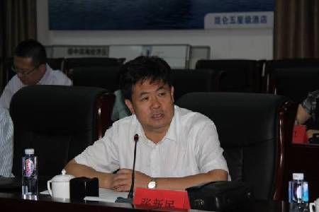 会议主持人:张新民(劳科院党委书记兼副院长,专委会会长)