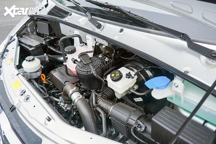 v90运杰版的动力上搭载上汽π系列2.0t柴油发动机,并符合国六标准.