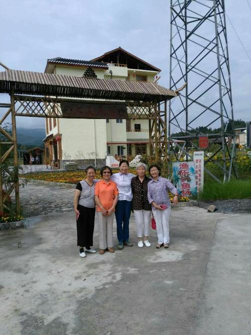 这是利川团堡镇野猫水乡大美土家,我们就住在这院子里.