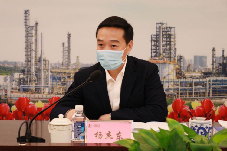 杨杰东要求,企业要始终坚持安全第一,不仅要保障产品的质量安全,也要