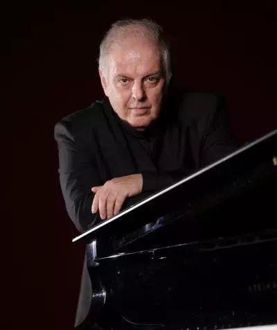 小编带您走近柏林音乐会指挥丹尼尔巴伦博伊姆及其所在的国家歌剧院