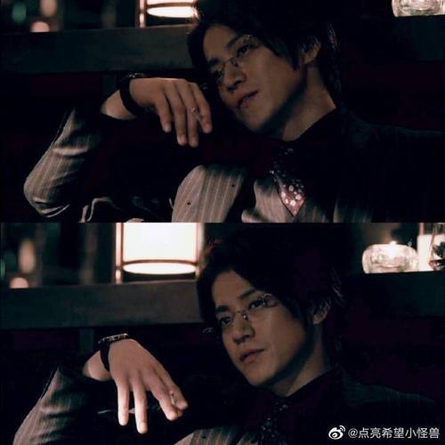 小栗旬啊!无间双龙里面的造型 西装金丝眼镜 杀人于无形   显示全部