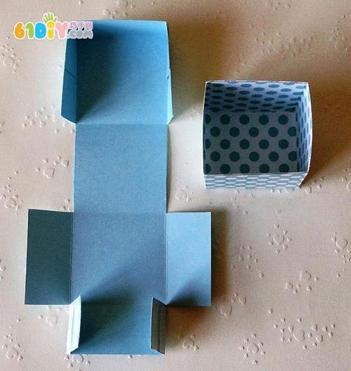 圣诞节礼物盒制作教程_综合其它_巧巧手幼儿手工网