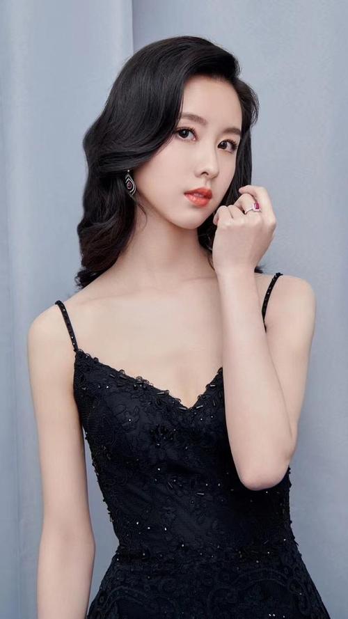 陈都灵美图,嘟嘟的颜值与演技都是一流的!