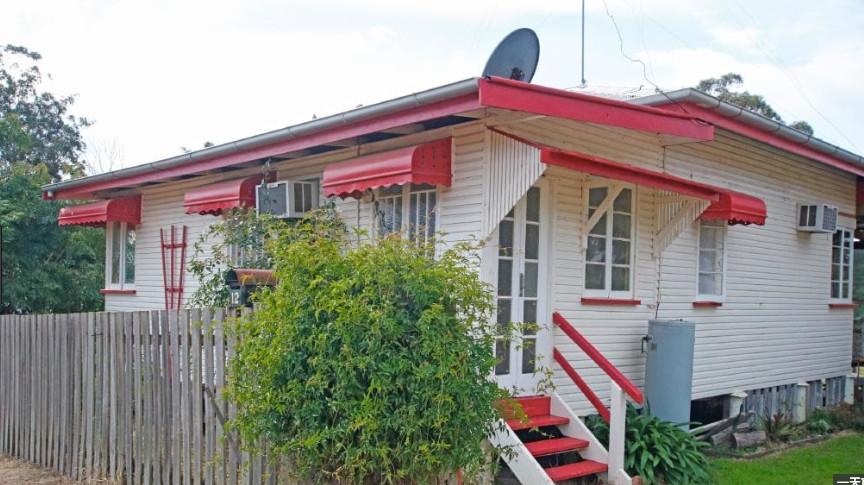 有看着就很温馨的红顶别墅