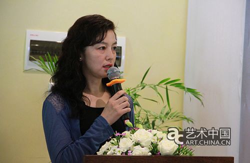 吴作人基金会秘书长吴宁女士报告中国艺术批评基金管理会的工作简报