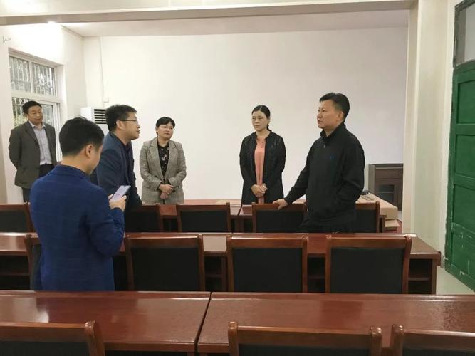 新县县委常委,组织部长黄永林深入香山湖管理区水榜村