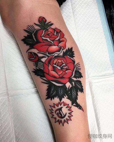 old school小腿玫瑰纹身图案