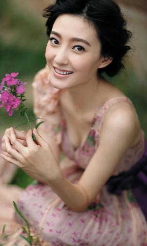 跳水女神pk:周韦彤迷人 王丽坤清纯(组图)