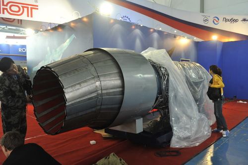 俄制al-31fn推力矢量发动机实机