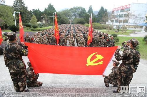 福建南平武警新兵野营徒步行军80公里