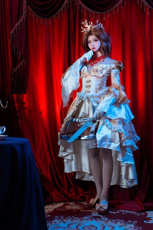 第五人格红夫人血宴cosplay,她厌倦了白色的石柱!
