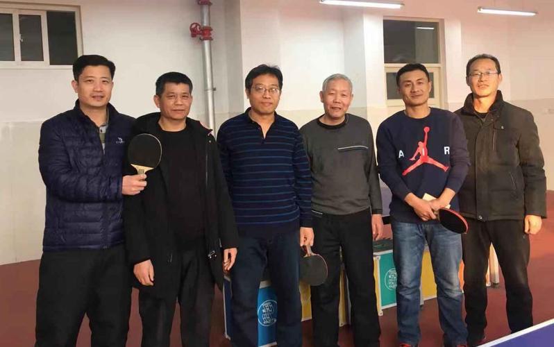 我们演绎———章丘区绣水中学"迎新年"教职工乒乓球比赛   老师们用