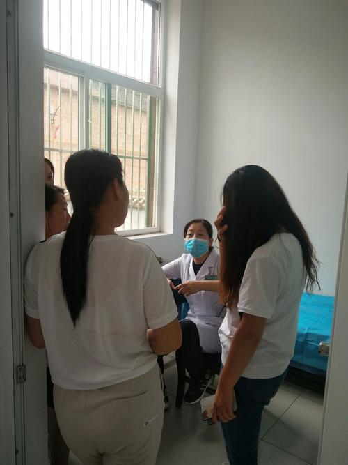 为农村妇女身体健康平安,妇产科下乡免费检查