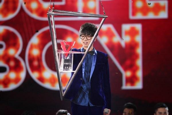 花花华晨宇在最后的时刻逆转欧豪成为冠军.