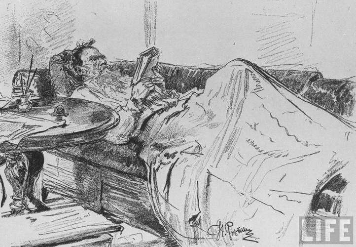 素描,托尔斯泰躺在他诞生的沙发上读书,休息,1901年.