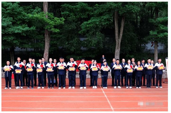 学校动态:临洮二中举行2021年秋季开学典礼