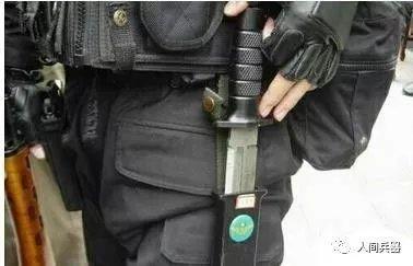 这把颜值满分的伞兵刀据说是中国人用来征服世界的武器