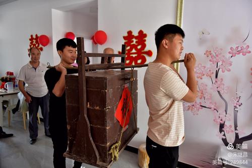 结婚抬食盒