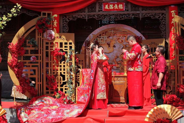 新郎:郝帅,新娘:刘子涵在(四合院)举行中国式婚礼圆满