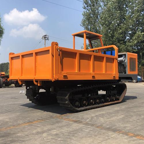 我公司常年定做各种四不像车工程车履带车等,欢迎各界朋友来我厂考察!