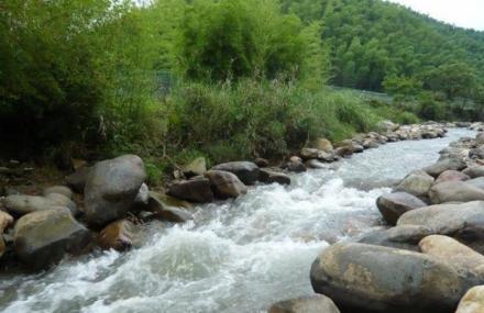 衢州龙游六春湖漂流票价_衢州龙游六春湖漂流门票价格