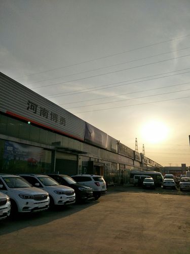 河南省郑州市金水区纬五路靠近桑园汽车城(南门)