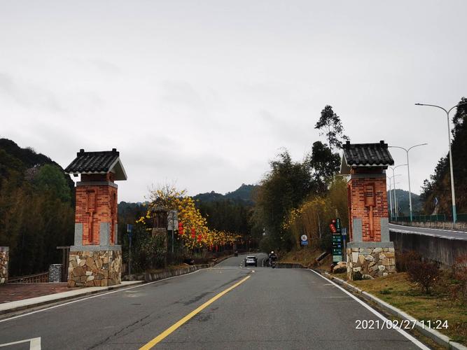 莲麻村坐落在广州版图的最北点,从化区吕田,东北部105国道旁是广州的