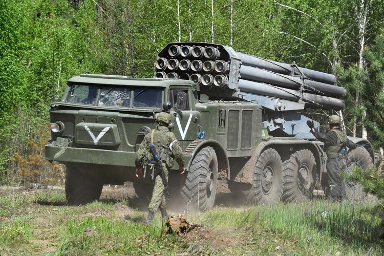 在乌克兰哈尔科夫州的俄军bm27飓风火箭炮