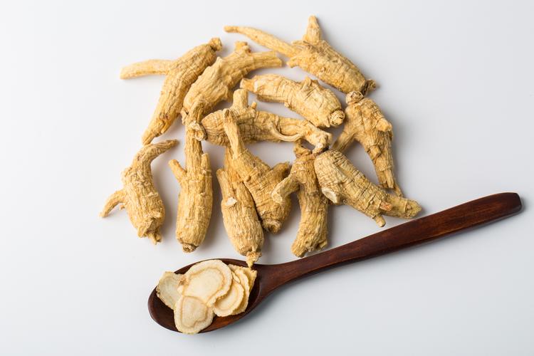 功能药性:花旗参具有补气养阴,清热降火,健脾润肺,培补真元的作用.