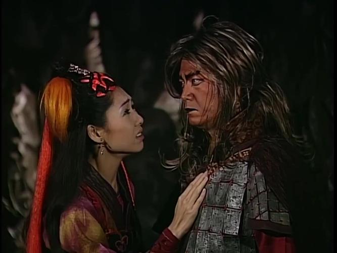 搜神传莫邪救走了干将晏喜却被蝙蝠咬生死一线