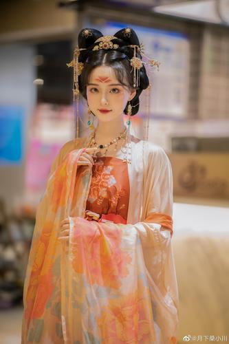 唐制汉服好华美好高级!又不挑身材!唐制诃子裙应该是对矮胖.