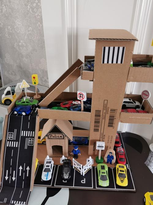 亲子手工-废纸箱变三层停车场9315_亲子手工_我的