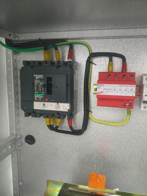 浪涌保护器接线方式