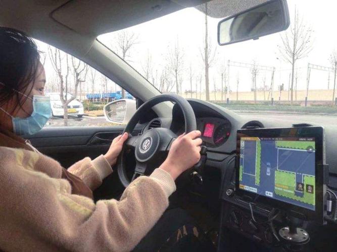 浙大同力驾校的陈招富教练告诉记者,驾校复工前就不少学员来询问,但