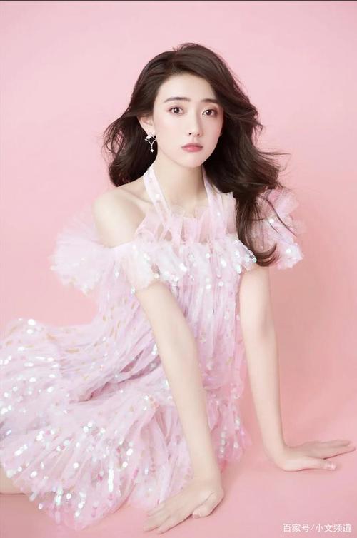 美女明星图片梁洁